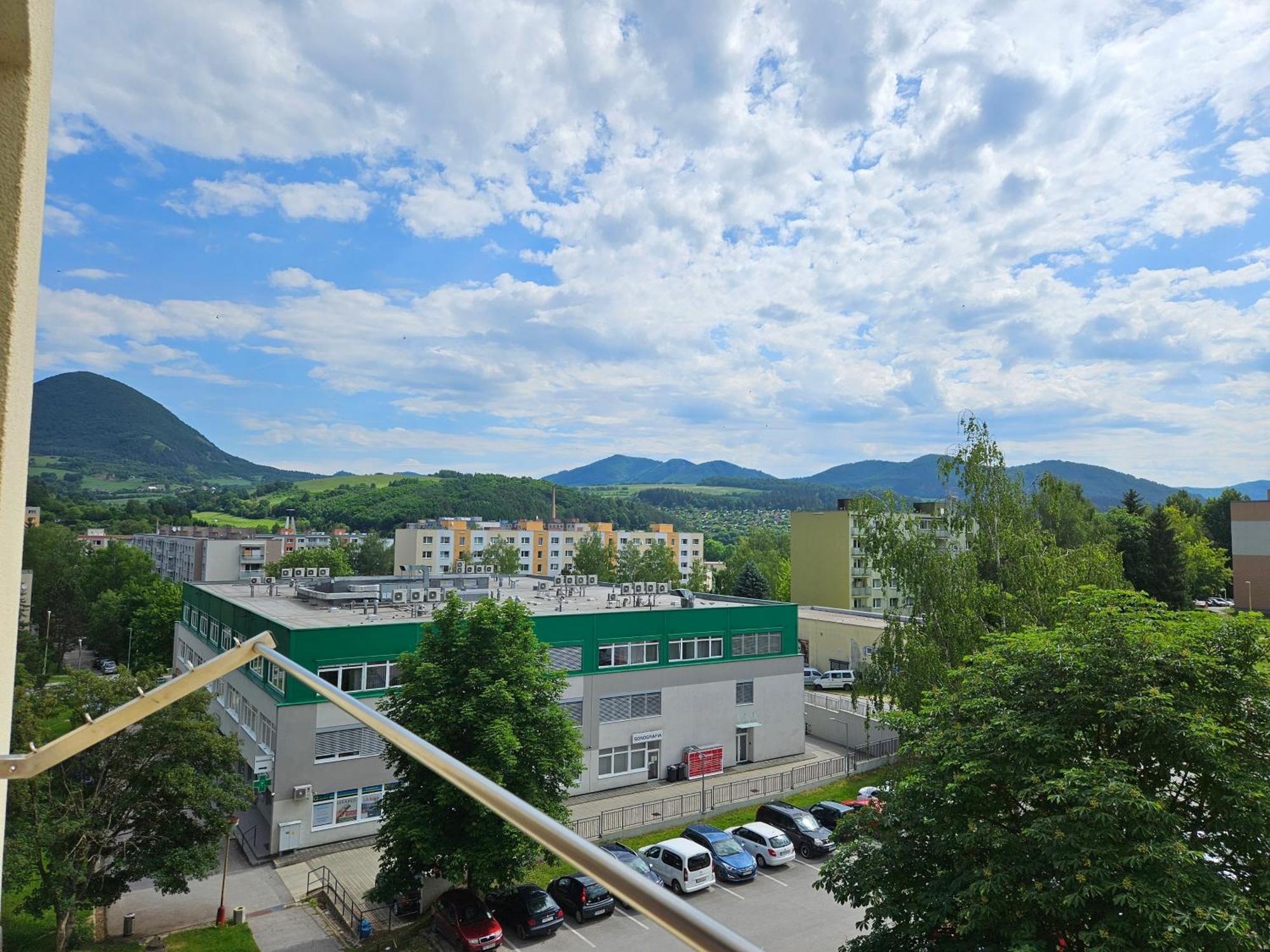 Wolf Apartman Pokojne Ubytovanie V Povazskej Bystrici Ticha Lokalita S Parkovanim Vsade Blizko Vhodne Pre Pracovne Cesty Turistiku Aj Oddych Plne Vybavena Kuchyna Povazska Bystrica Bagian luar foto