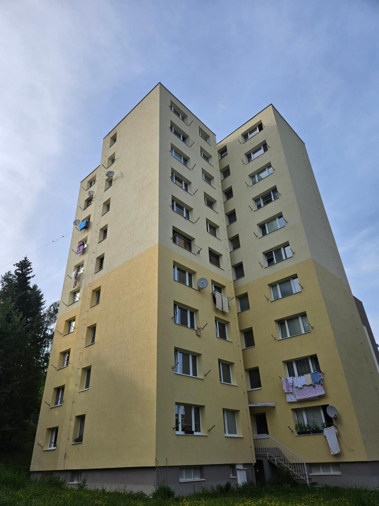 Wolf Apartman Pokojne Ubytovanie V Povazskej Bystrici Ticha Lokalita S Parkovanim Vsade Blizko Vhodne Pre Pracovne Cesty Turistiku Aj Oddych Plne Vybavena Kuchyna Povazska Bystrica Bagian luar foto